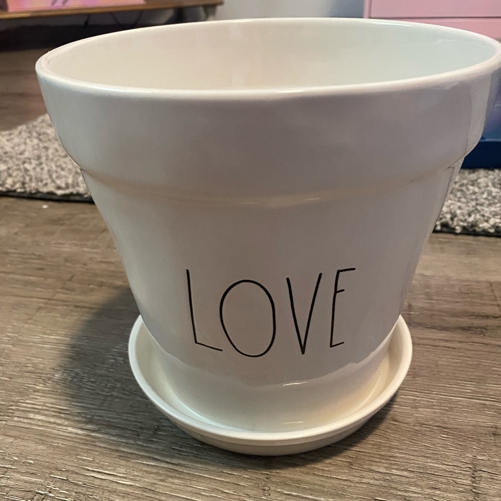 Rae Dunn flower pot